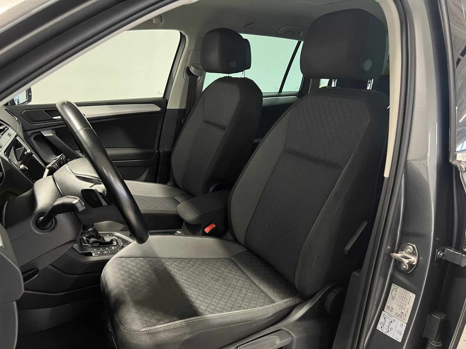 VOLKSWAGEN TIGUAN CONFORTLINE BUSINESS 2.0 TDI 150 DSG7 - Image 13