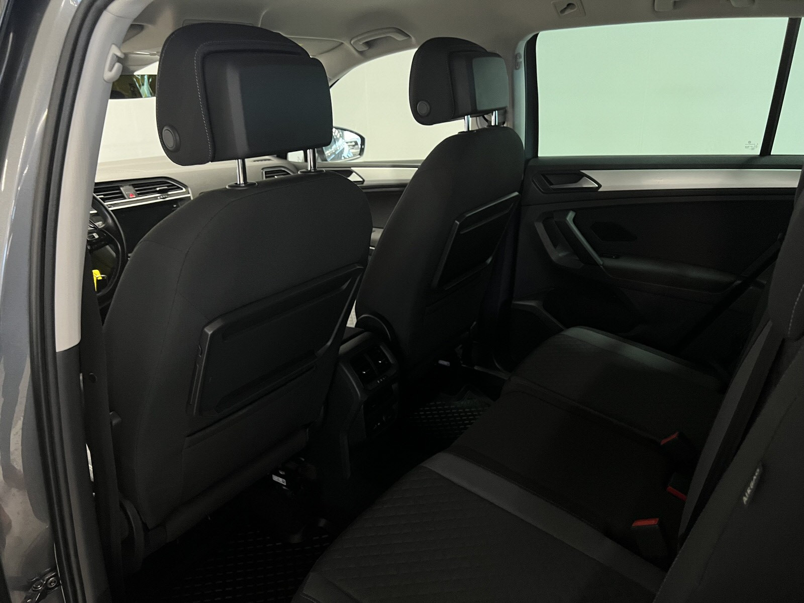 VOLKSWAGEN TIGUAN CONFORTLINE BUSINESS 2.0 TDI 150 DSG7 - Image 14