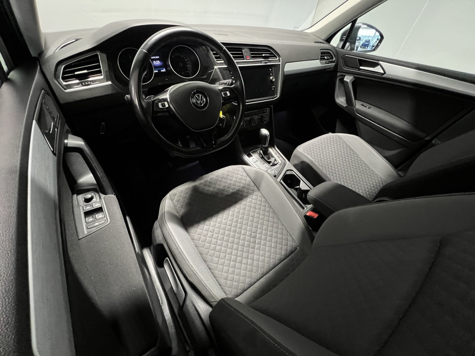 VOLKSWAGEN TIGUAN CONFORTLINE BUSINESS 2.0 TDI 150 DSG7 - Image 15