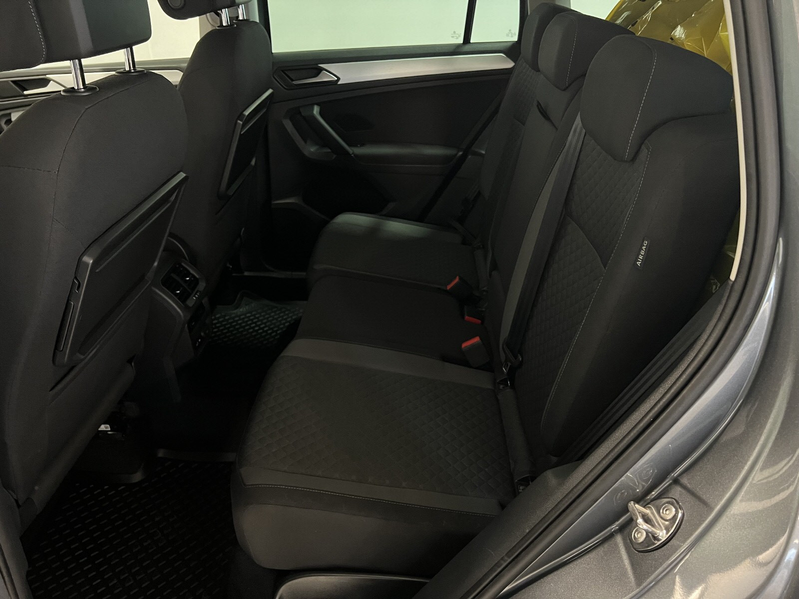 VOLKSWAGEN TIGUAN CONFORTLINE BUSINESS 2.0 TDI 150 DSG7 - Image 16