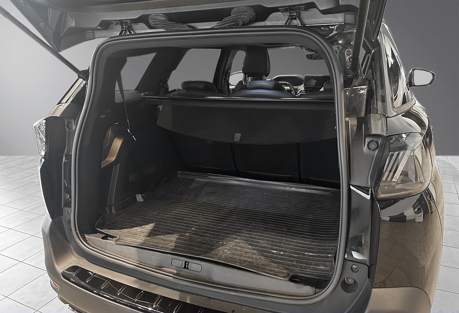PEUGEOT 5008 II 1.5 BLUEHDi 130CH S&S GT PACK EAT8 BLACK PACK - Image 18