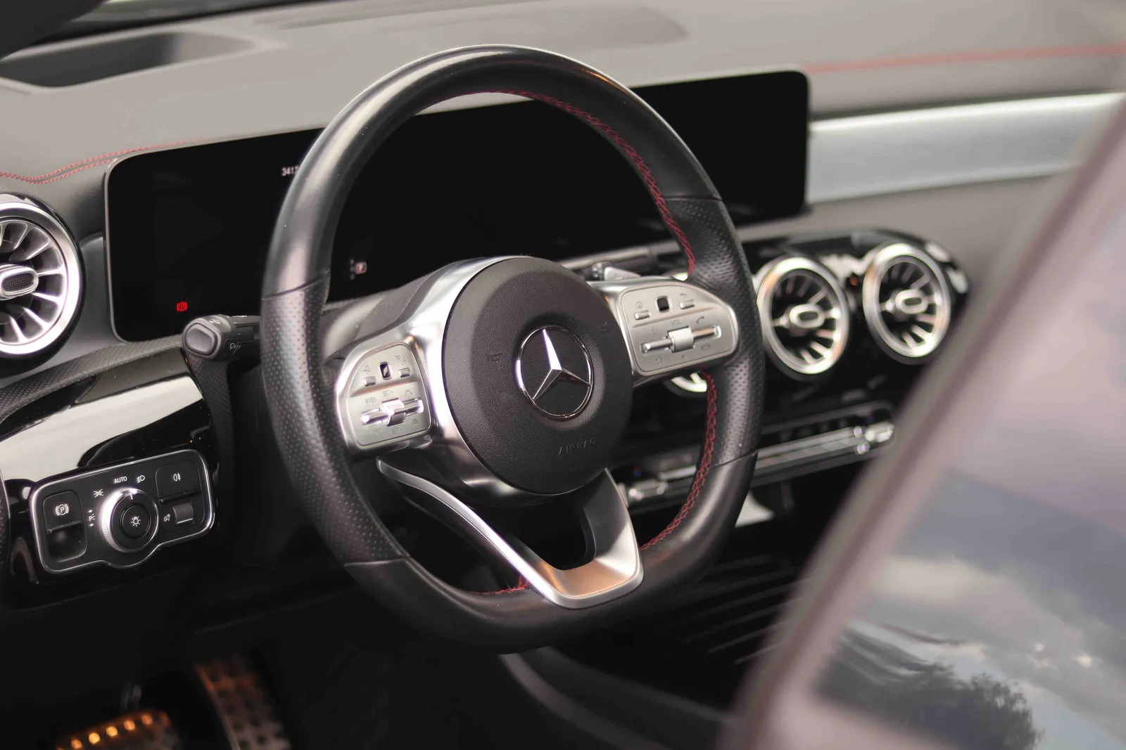 MERCEDES-BENZ CLA II 180 D AMG LINE 7G-DCT - Image 7