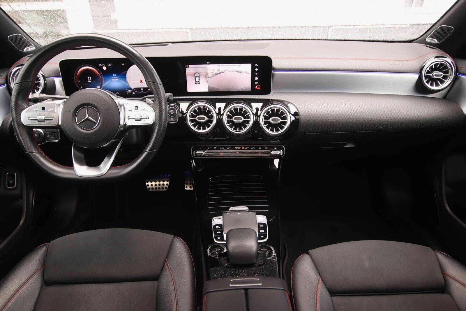 MERCEDES-BENZ CLA II 180 D AMG LINE 7G-DCT - Image 14