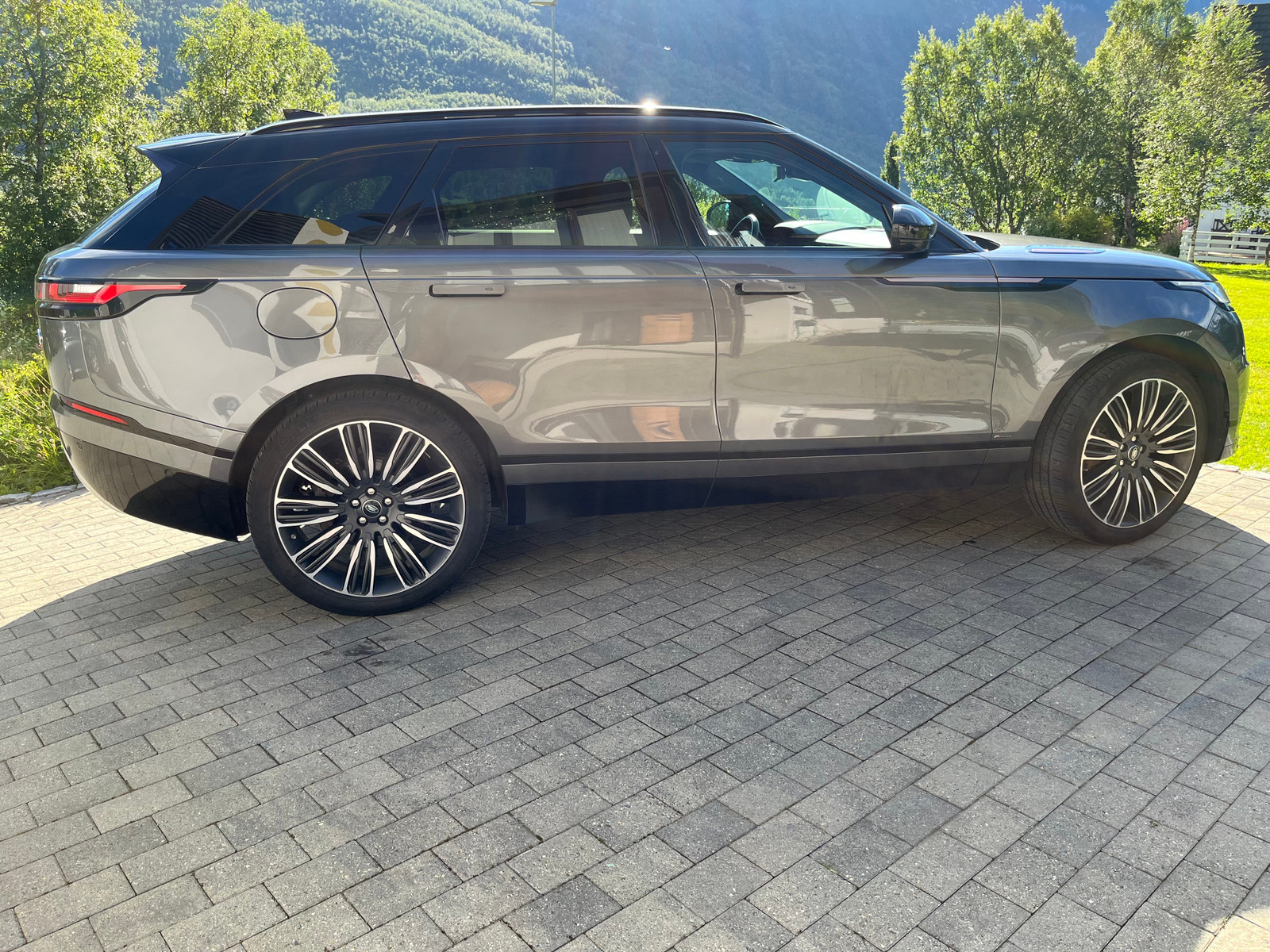 LAND ROVER RANGE ROVER VELAR I 3.0D V6 300CH R-DYNAMIC HSE AWD BVA - Image 3