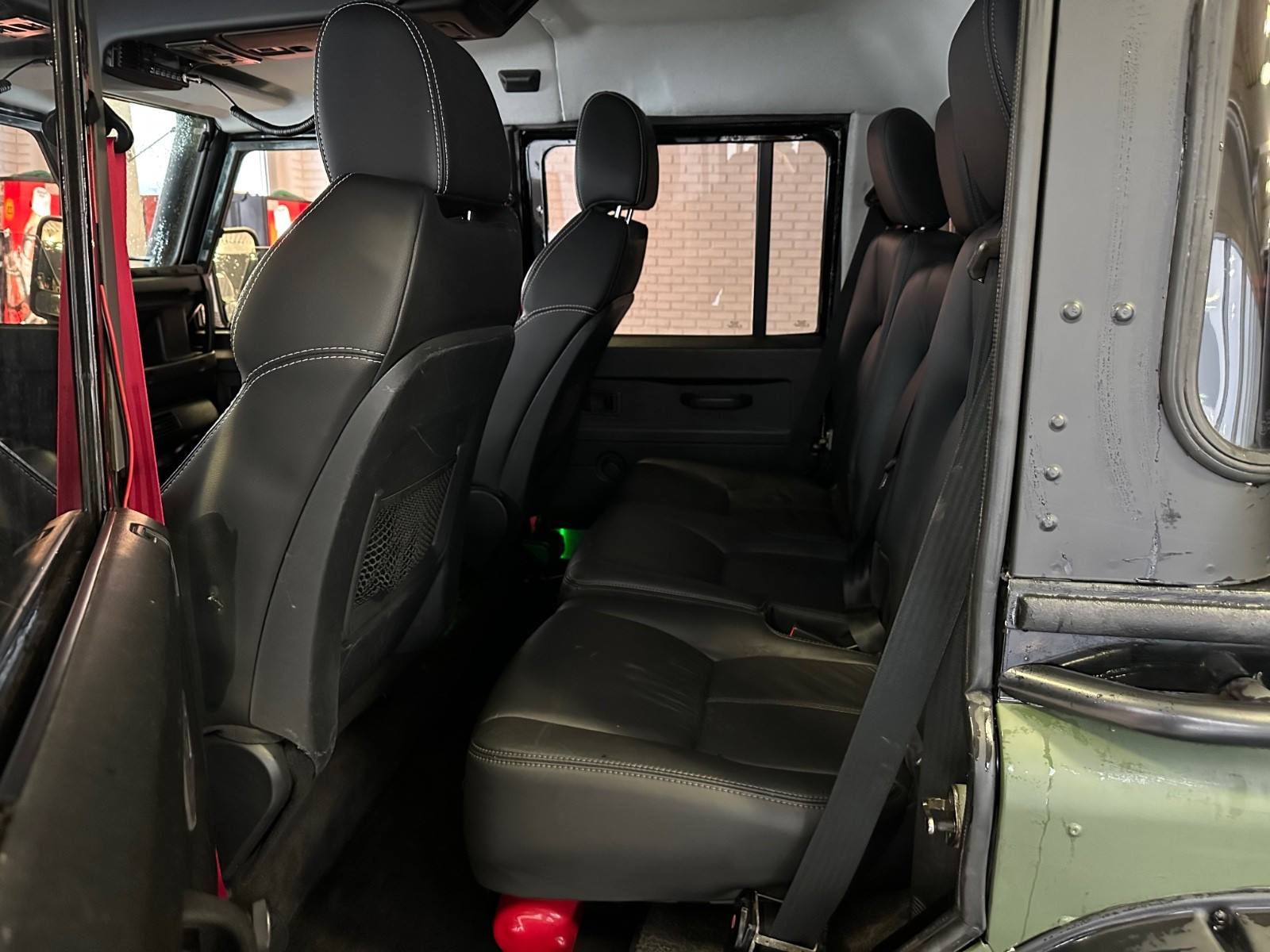 LAND ROVER DEFENDER 110 STATION WAGON TD5 - Image 18