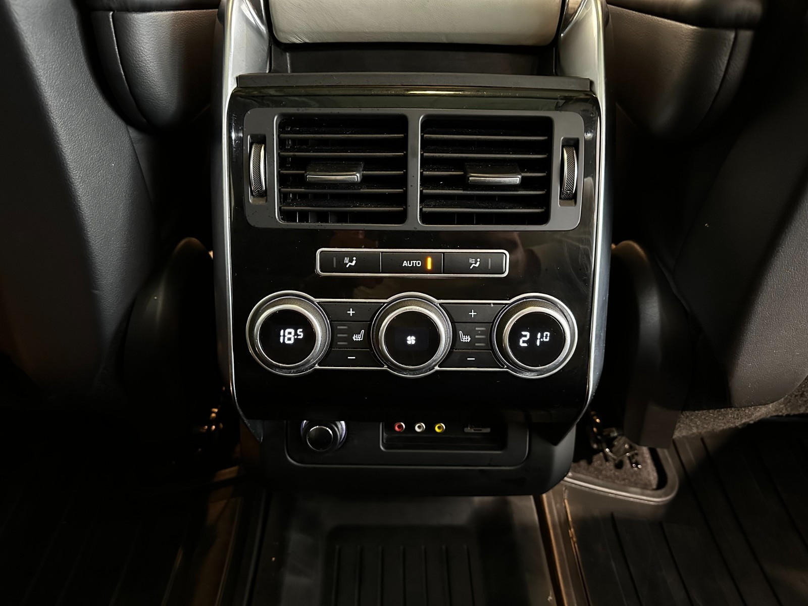 LAND ROVER RANGE ROVER SPORT II SDV6 3.0 AUTOBIOGRAPHY DYNAMIC MARK I - Image 20