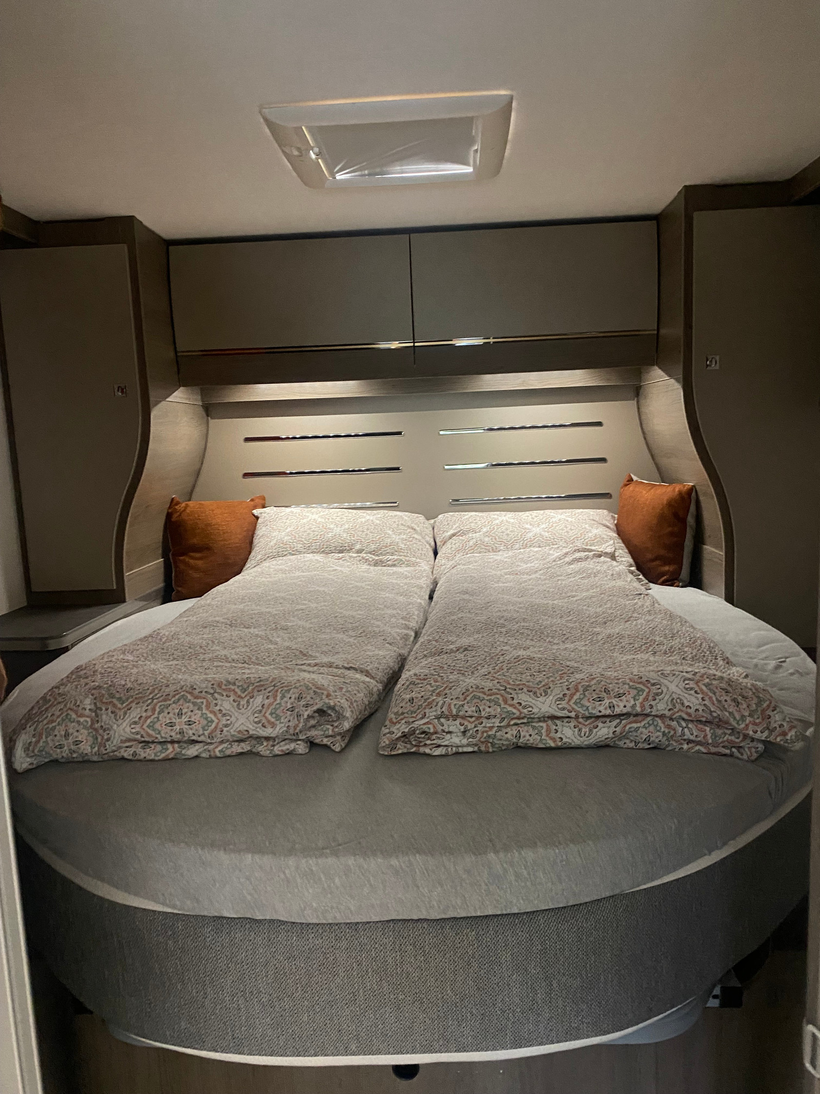 CHALLENGER 348 XLB GRAPHITE EDITION - Image 17