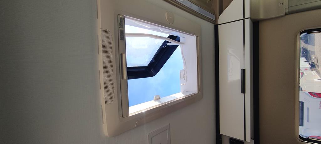 MCLOUIS MENFYS PRESTIGE 3 MAXI S-LINE - Image 13