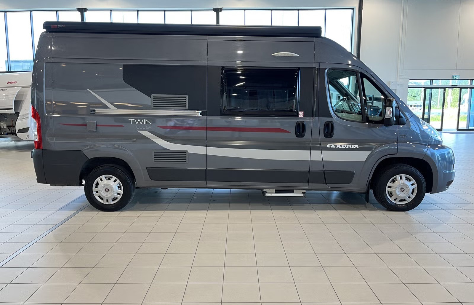 ADRIA VAN TWIN 600 SP - Image 2