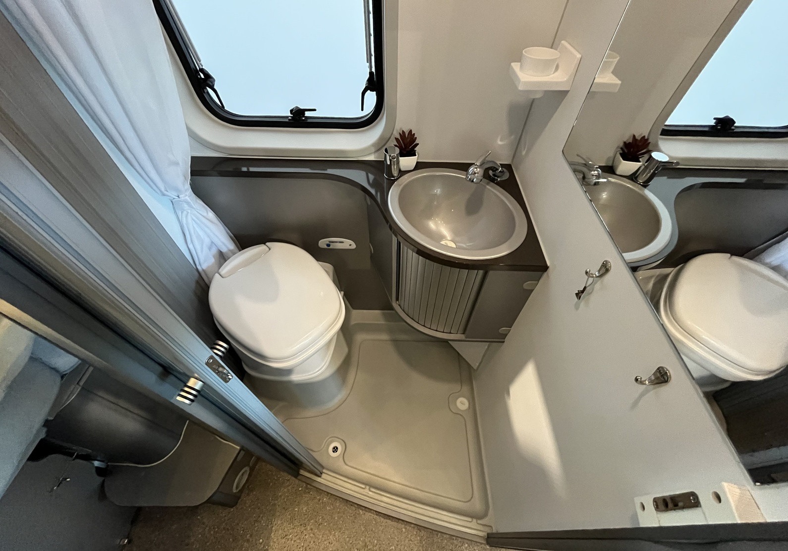 ADRIA VAN TWIN 600 SP - Image 15