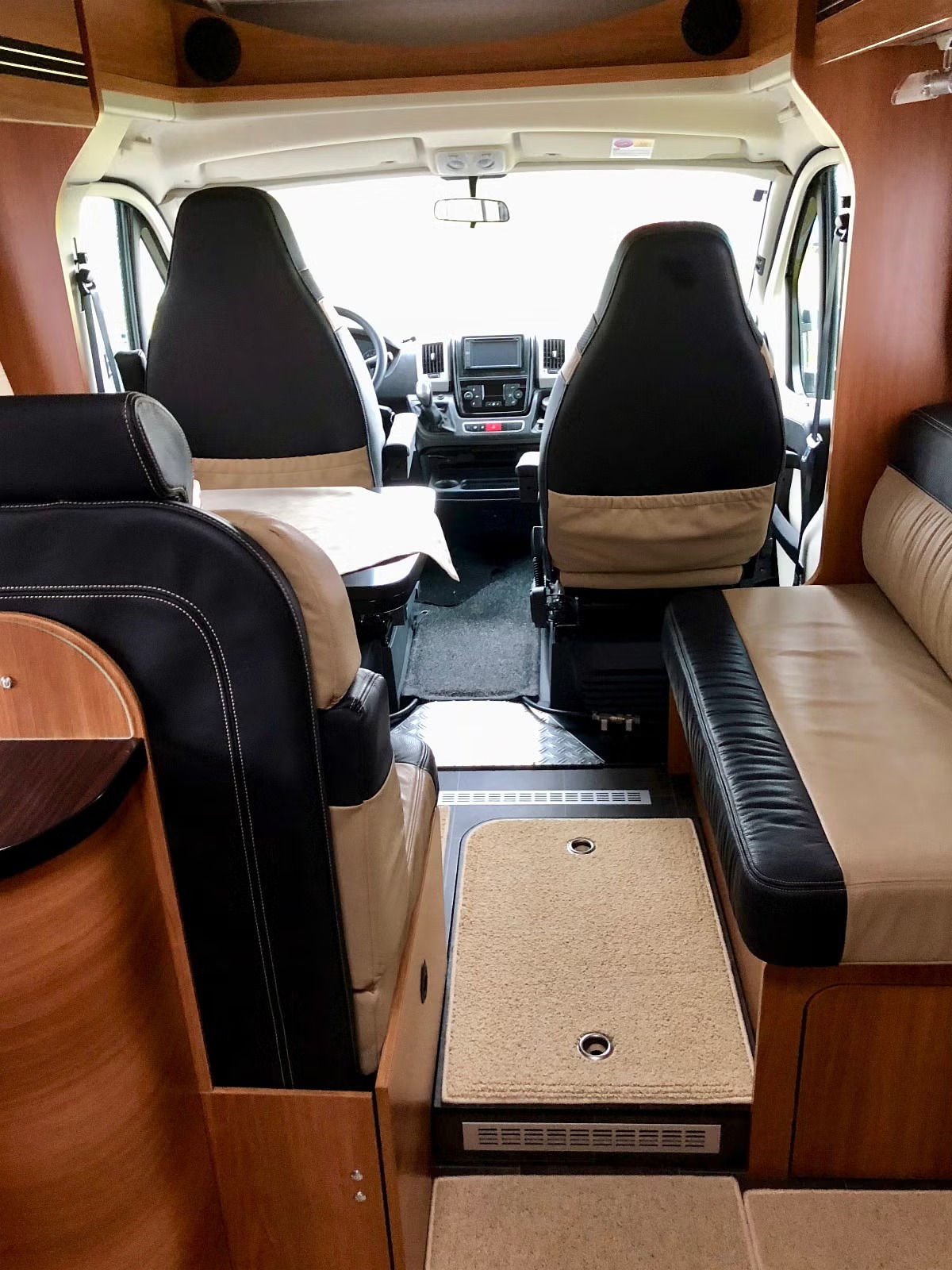 DETHLEFFS MAGIC EDITION BLACK T 7151-4 DBM - Image 7