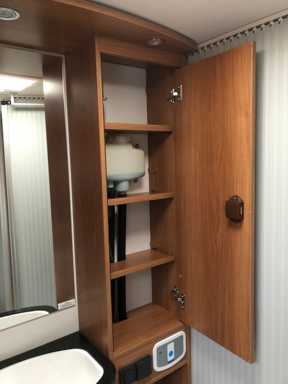 DETHLEFFS MAGIC EDITION BLACK T 7151-4 DBM - Image 17