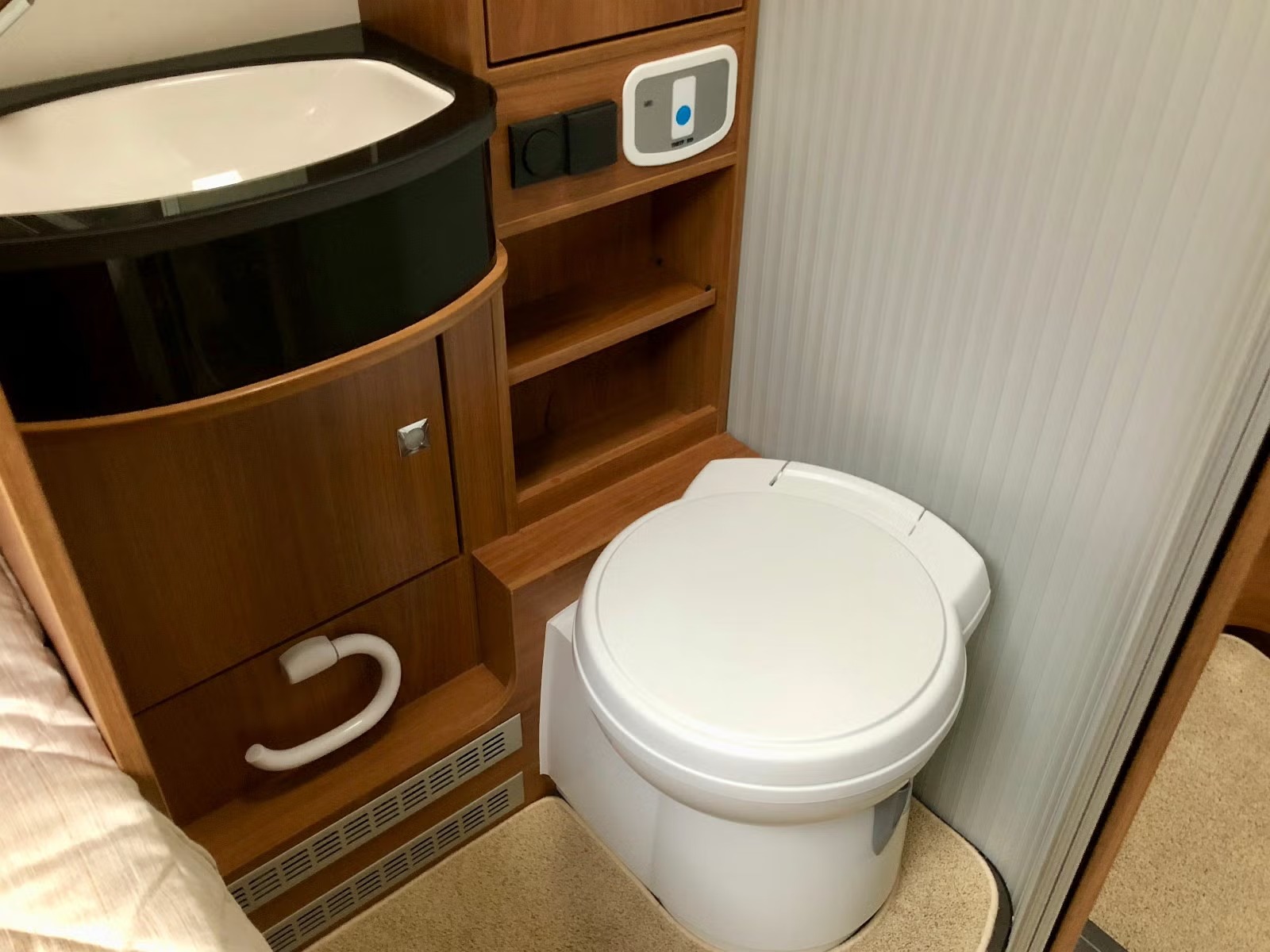 DETHLEFFS MAGIC EDITION BLACK T 7151-4 DBM - Image 18