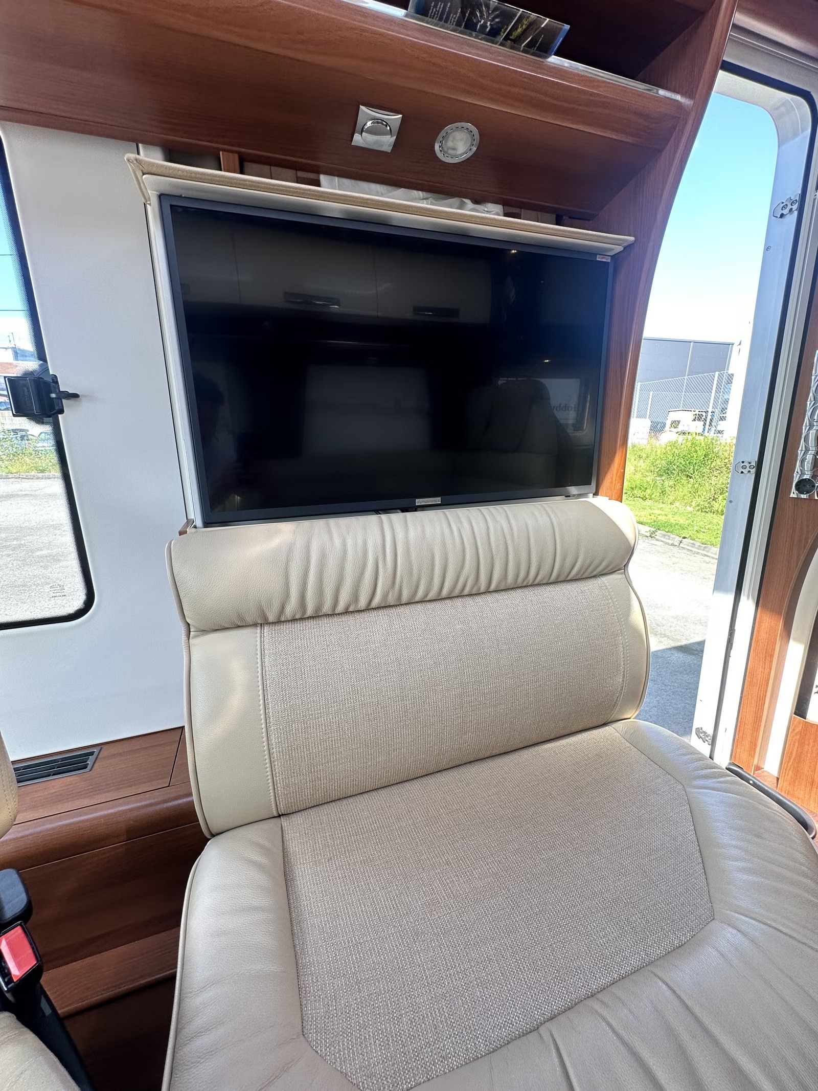 CARTHAGO CHIC E-LINE I 51 QB SUITE - Image 14