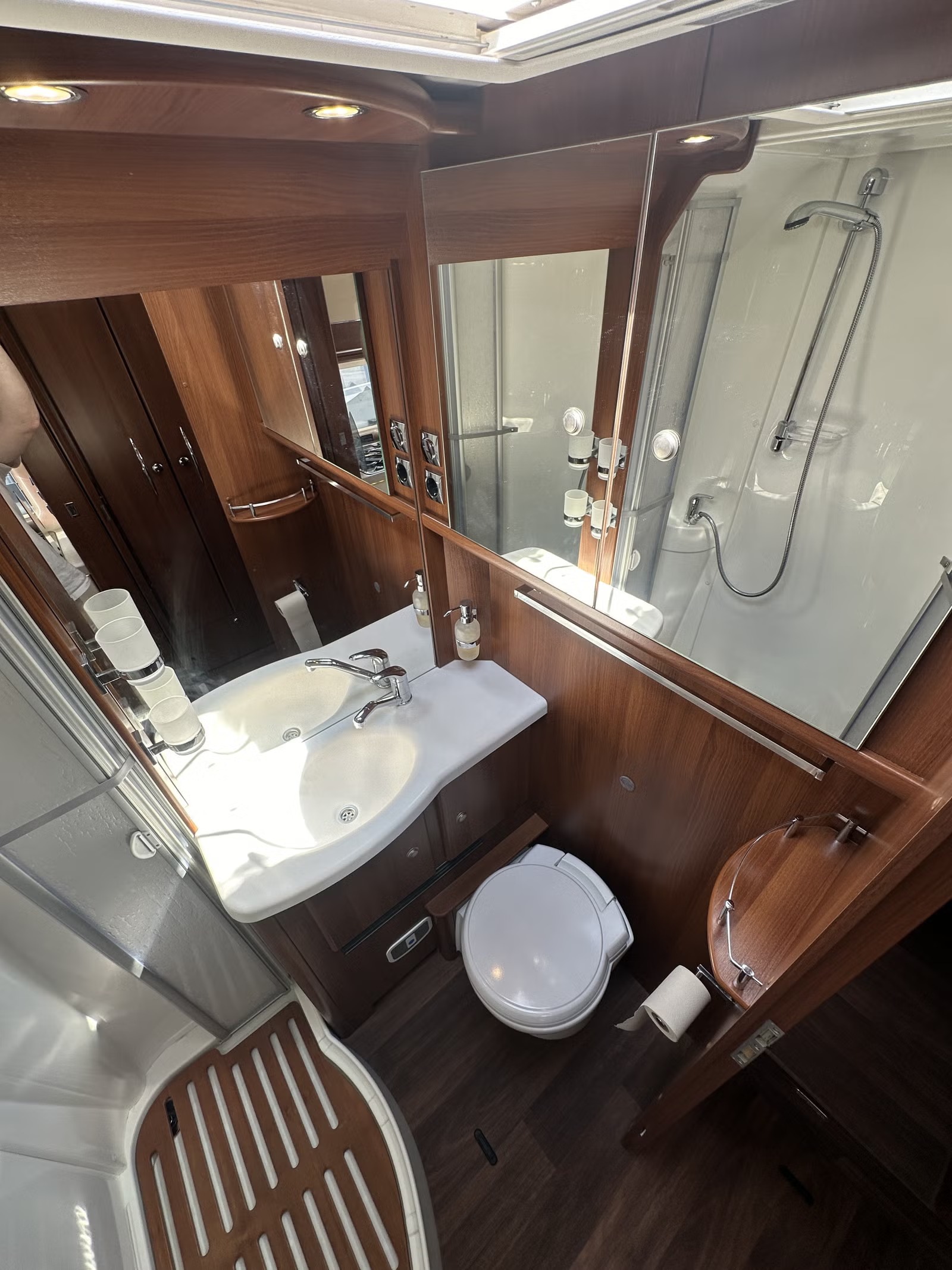 CARTHAGO CHIC E-LINE I 51 QB SUITE - Image 15