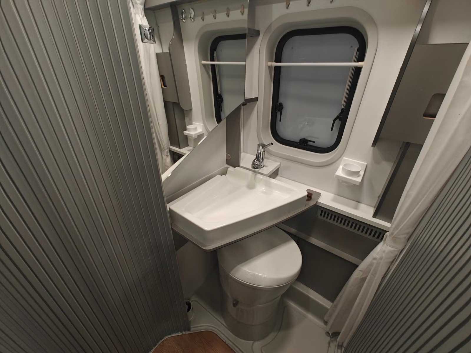 ADRIA TWIN 640 SHX - Image 15