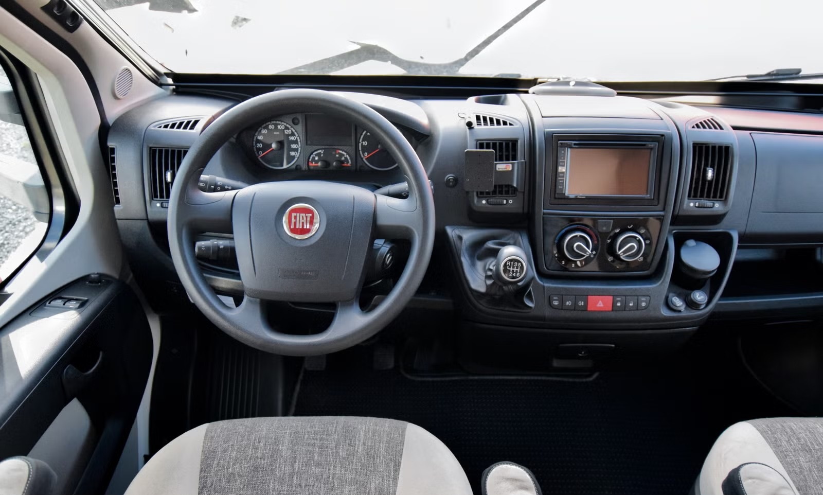 RAPIDO 691 FF - Image 11