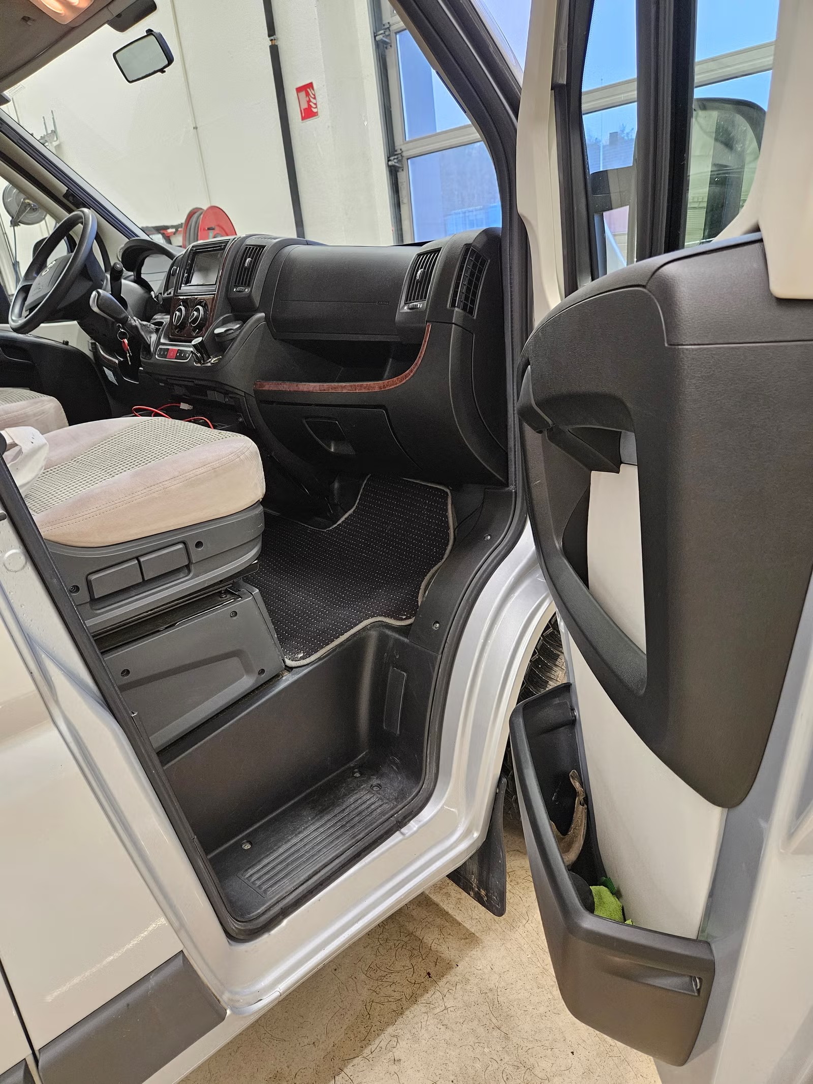 RAPIDO FOURGON VAN V 56 - Image 6