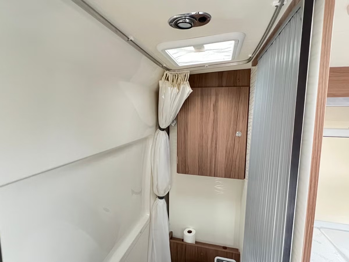 RAPIDO DREAMER D42 - Image 18