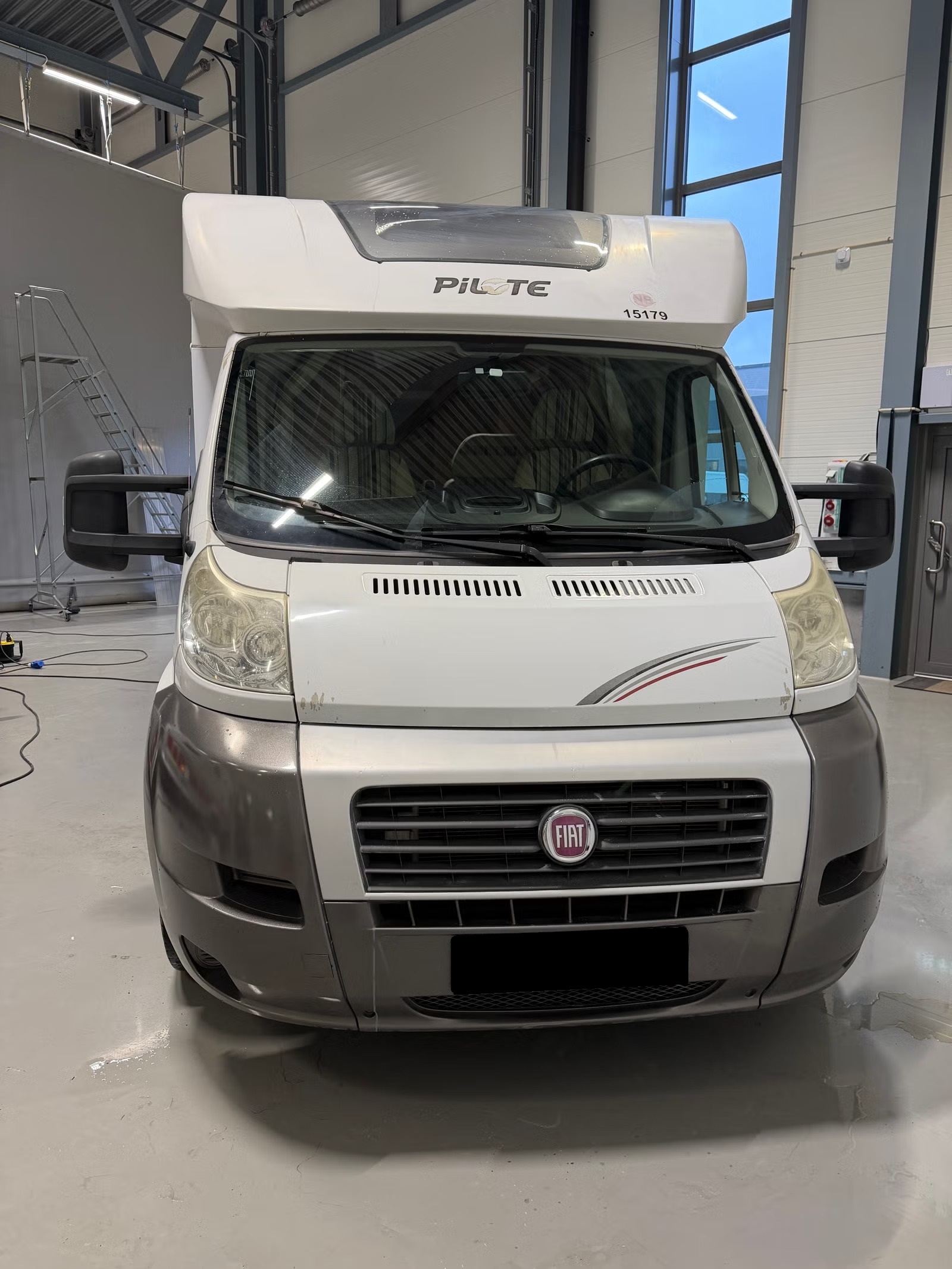 PILOTE P 716 AVENTURA - Image 3