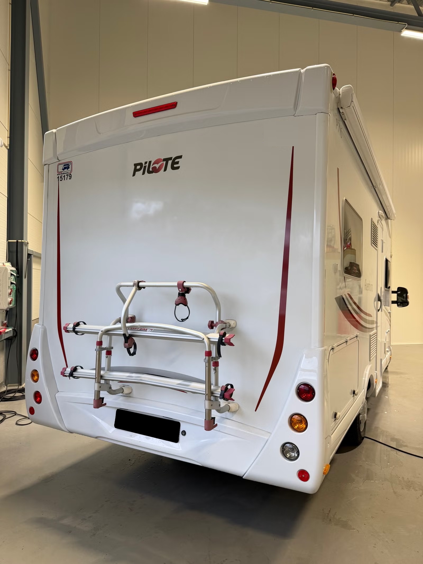 PILOTE P 716 AVENTURA - Image 5