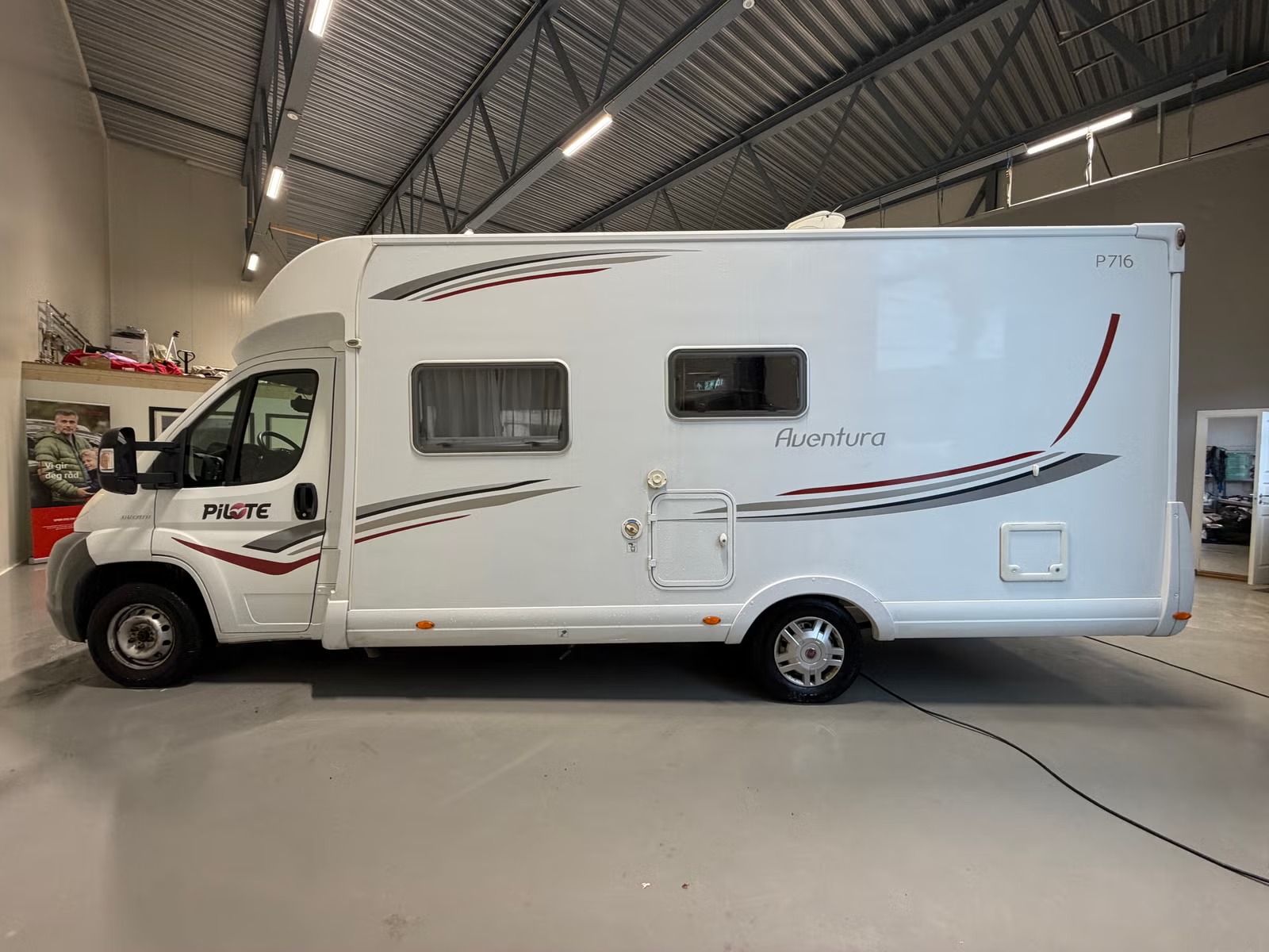 PILOTE P 716 AVENTURA - Image 6