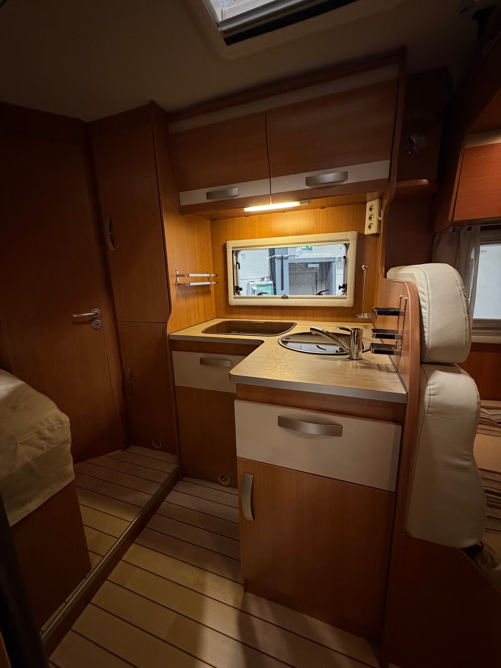 PILOTE P 716 AVENTURA - Image 15