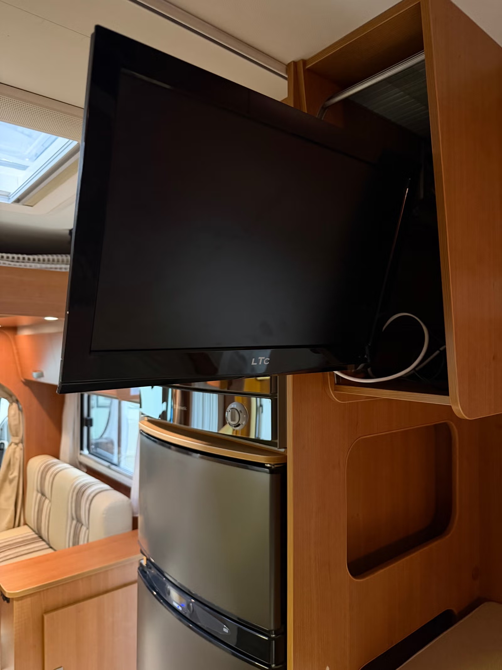 PILOTE P 716 AVENTURA - Image 16