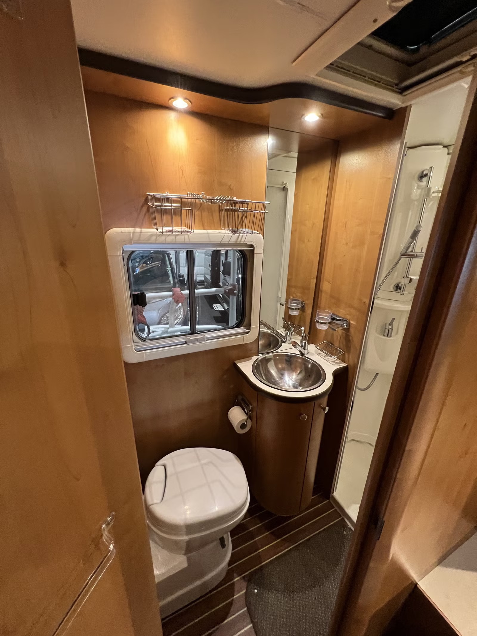 RAPIDO 7095DF - Image 18