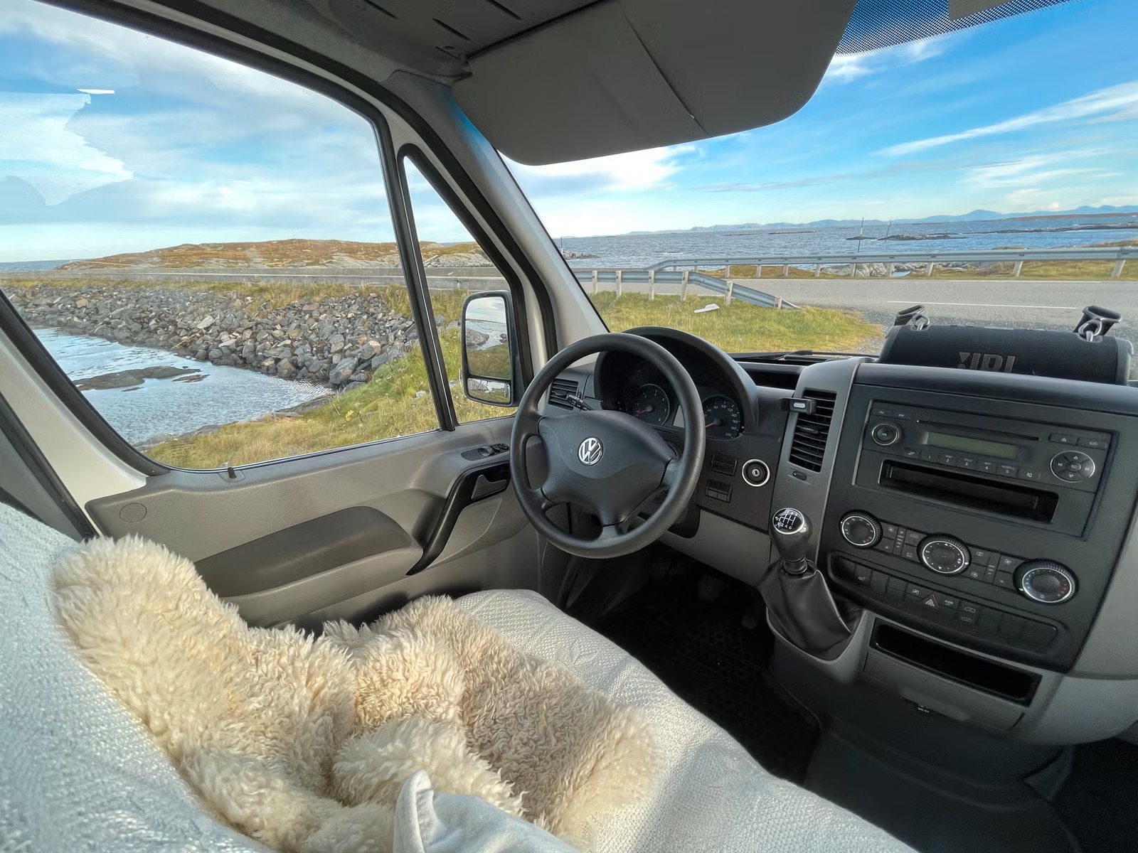 VOLKSWAGEN CRAFTER VAN 2.0 TDI 163 - Image 5