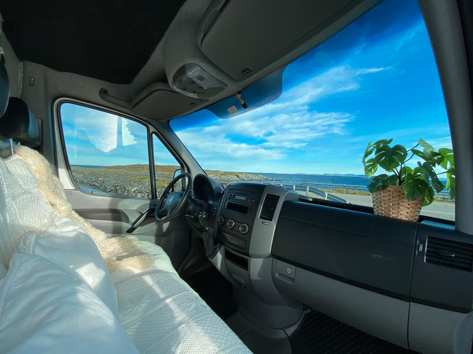 VOLKSWAGEN CRAFTER VAN 2.0 TDI 163 - Image 6