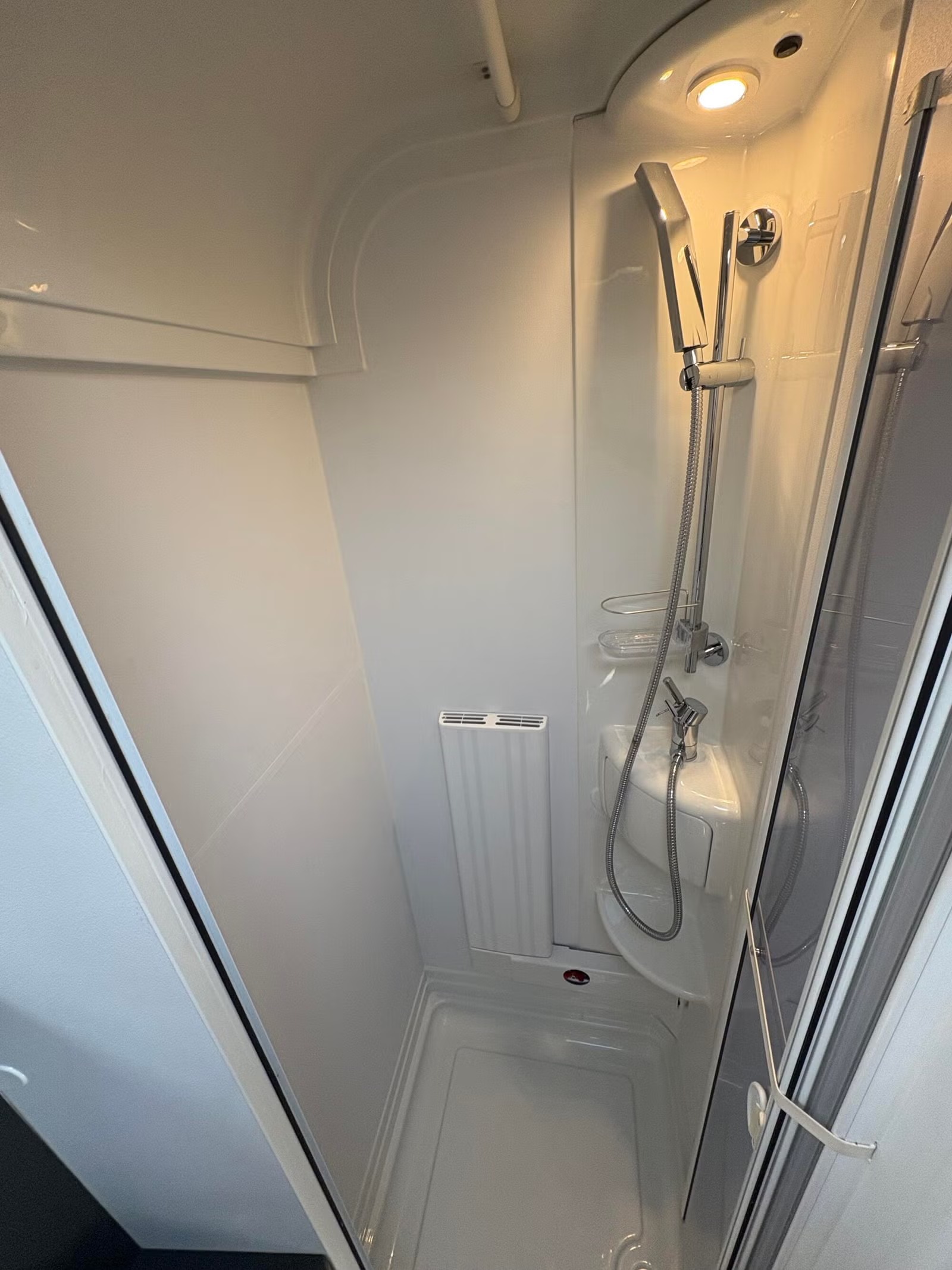 ADRIA CORAL 670 SLT SUPREME EDITION - Image 17