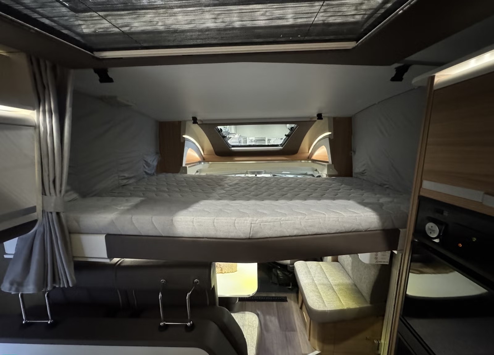 ADRIA MATRIX M 670SL SUPREME - Image 17