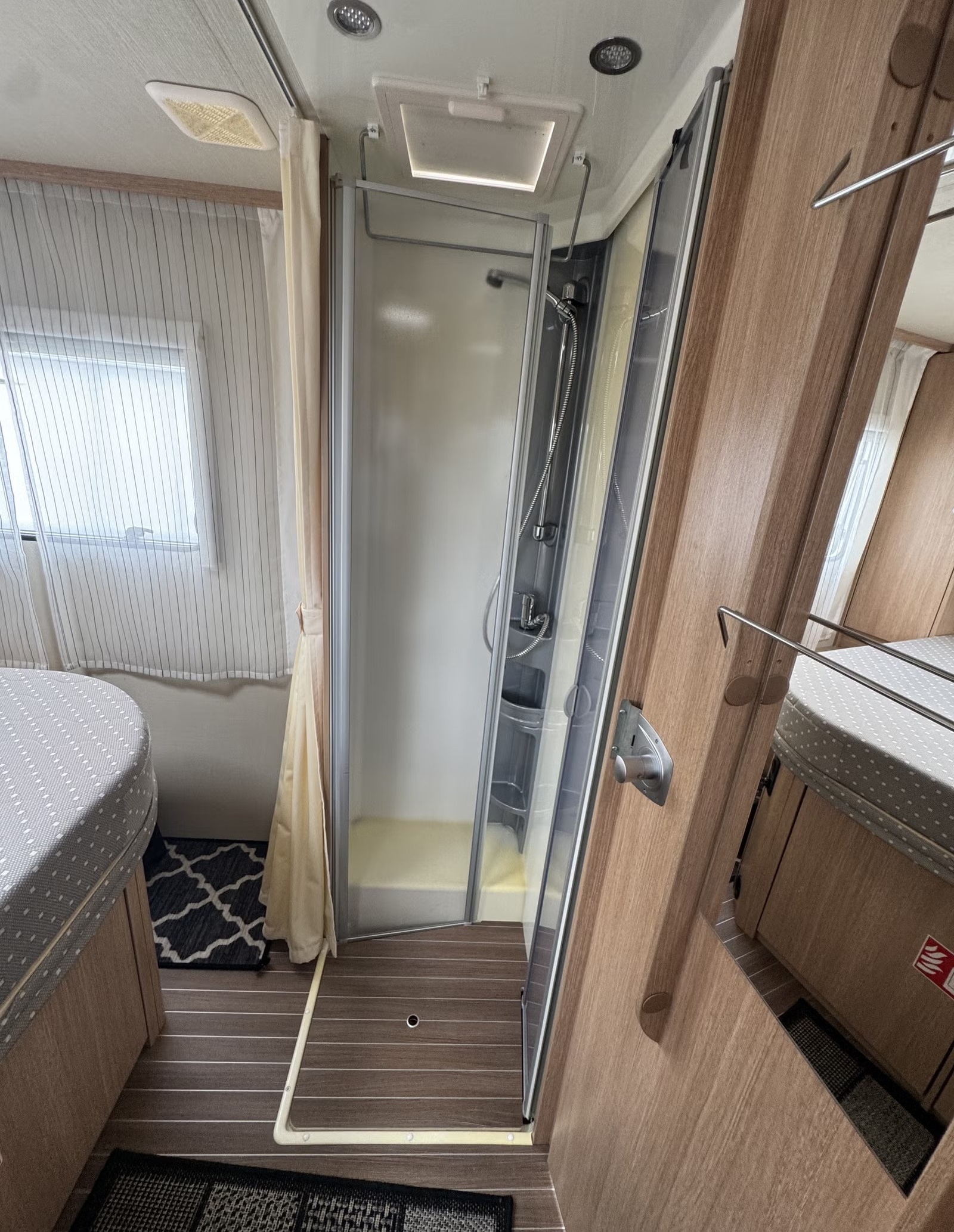 SUNLIGHT T69L - Image 17