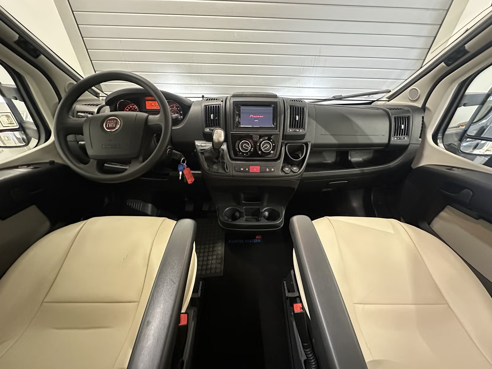 EURA MOBIL PROFILA T 695 EB - Image 7