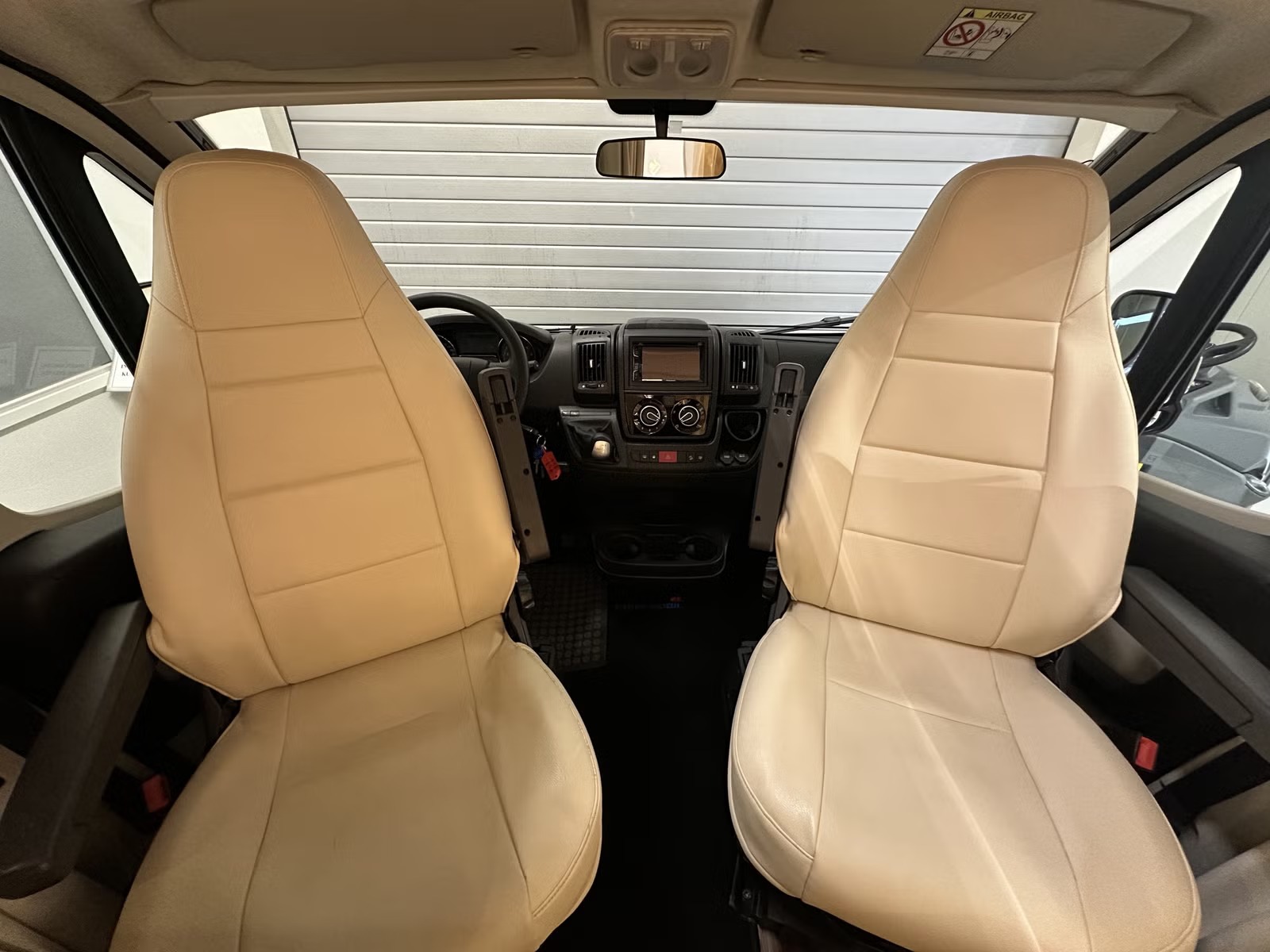 EURA MOBIL PROFILA T 695 EB - Image 10