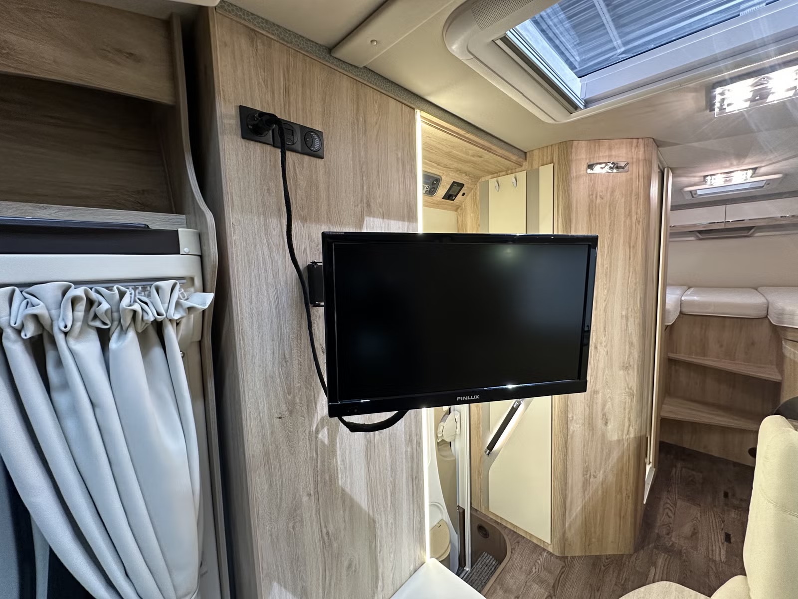 EURA MOBIL PROFILA T 695 EB - Image 12