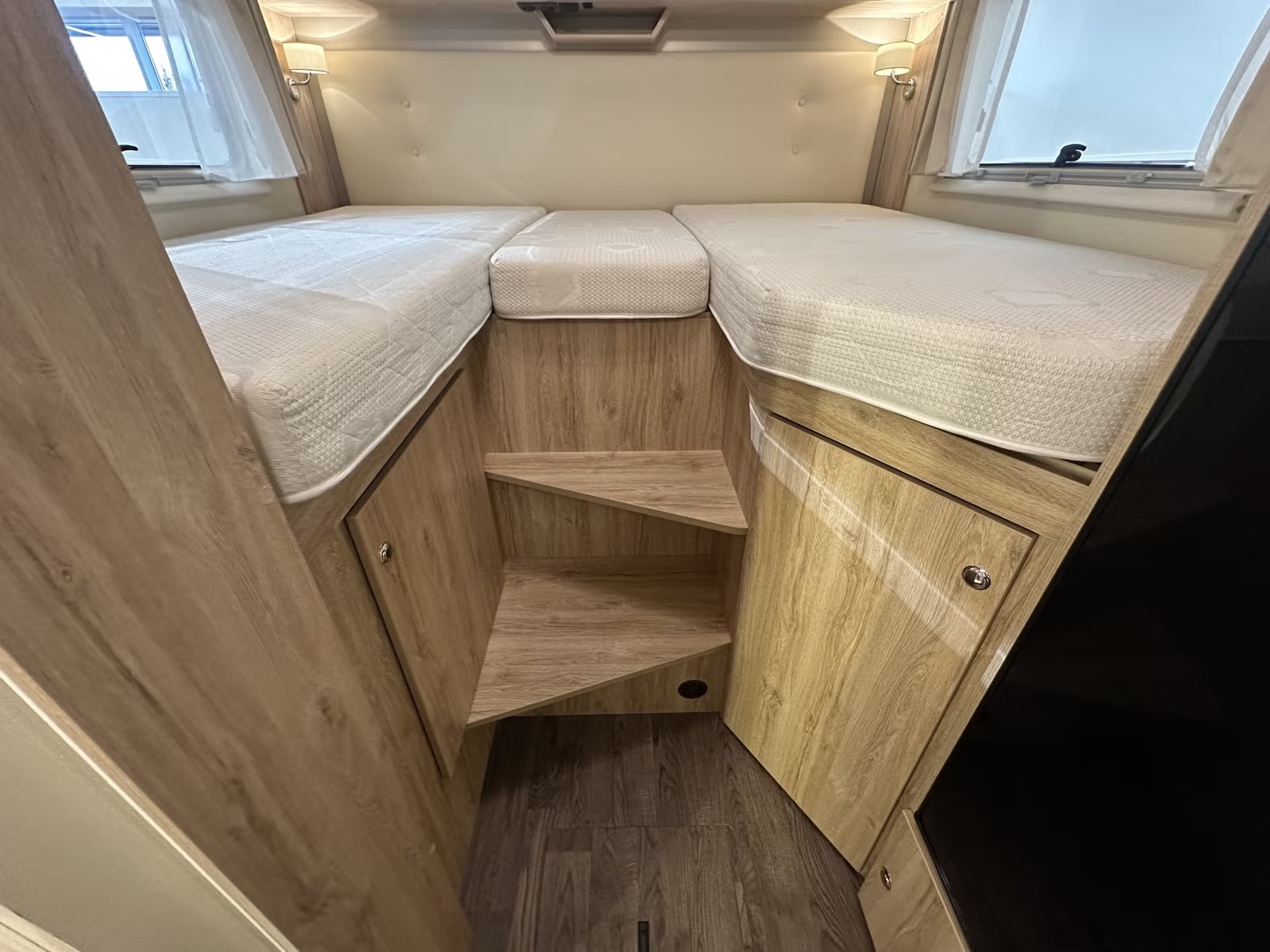 EURA MOBIL PROFILA T 695 EB - Image 19