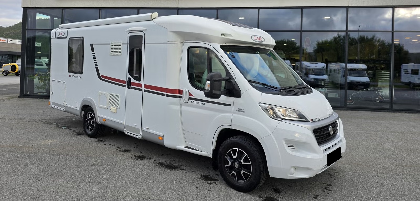 LMC CRUISER T 722 - Image 3