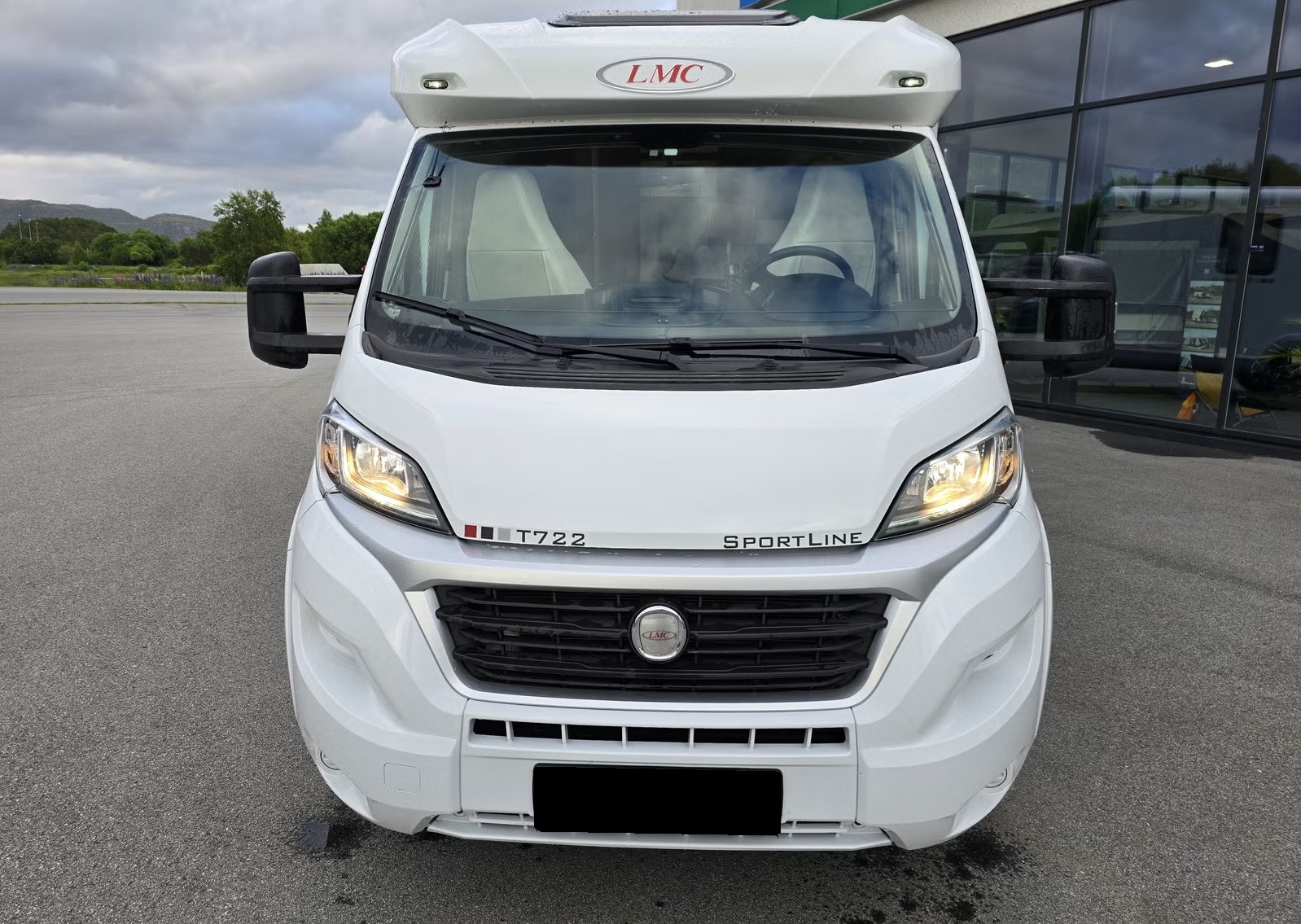 LMC CRUISER T 722 - Image 5