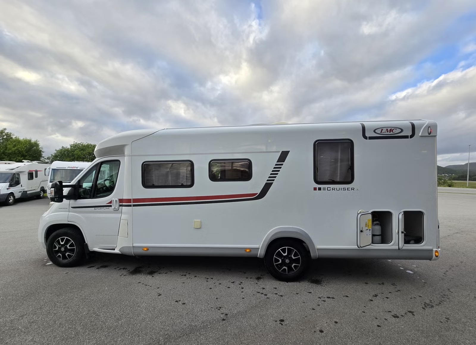 LMC CRUISER T 722 - Image 6