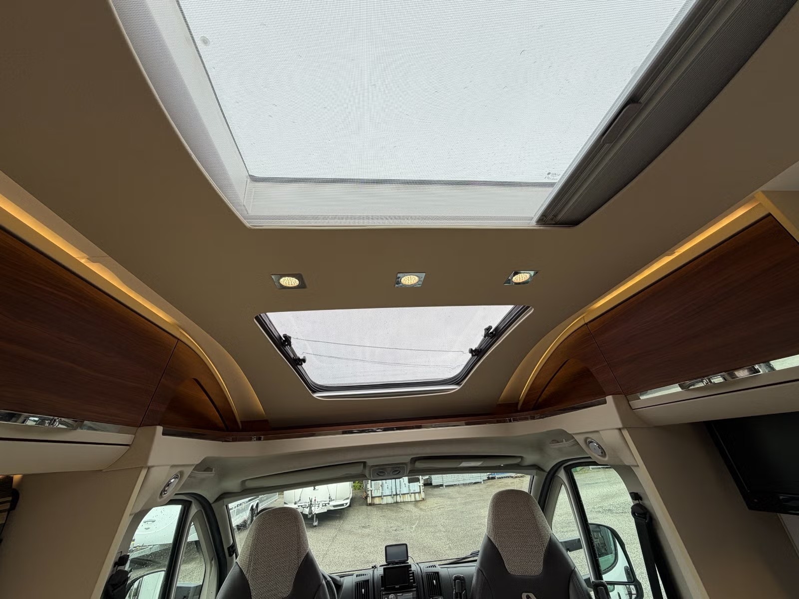 ADRIA CORAL S 690 SC - Image 11