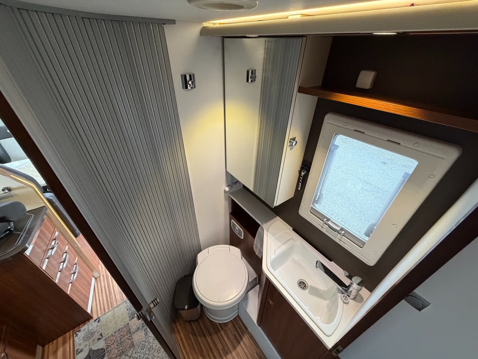 ADRIA CORAL S 690 SC - Image 17