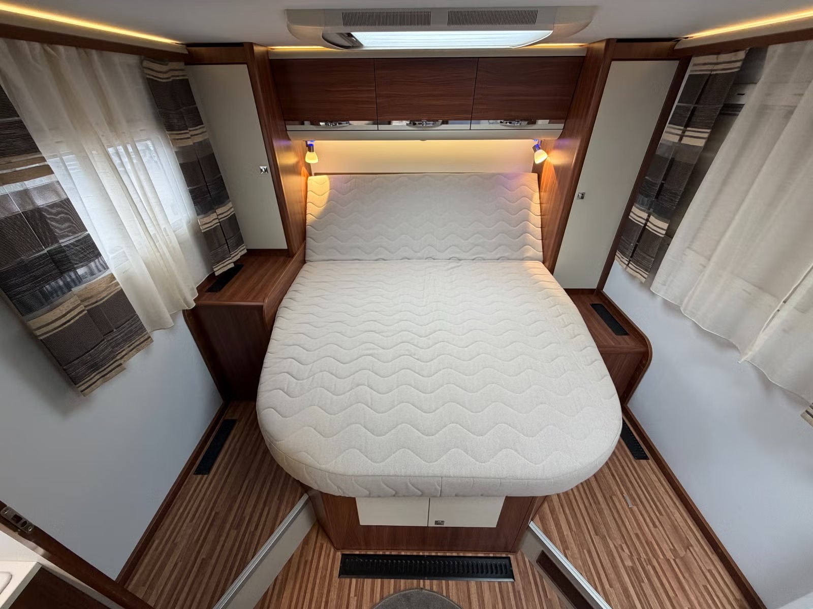 ADRIA CORAL S 690 SC - Image 19