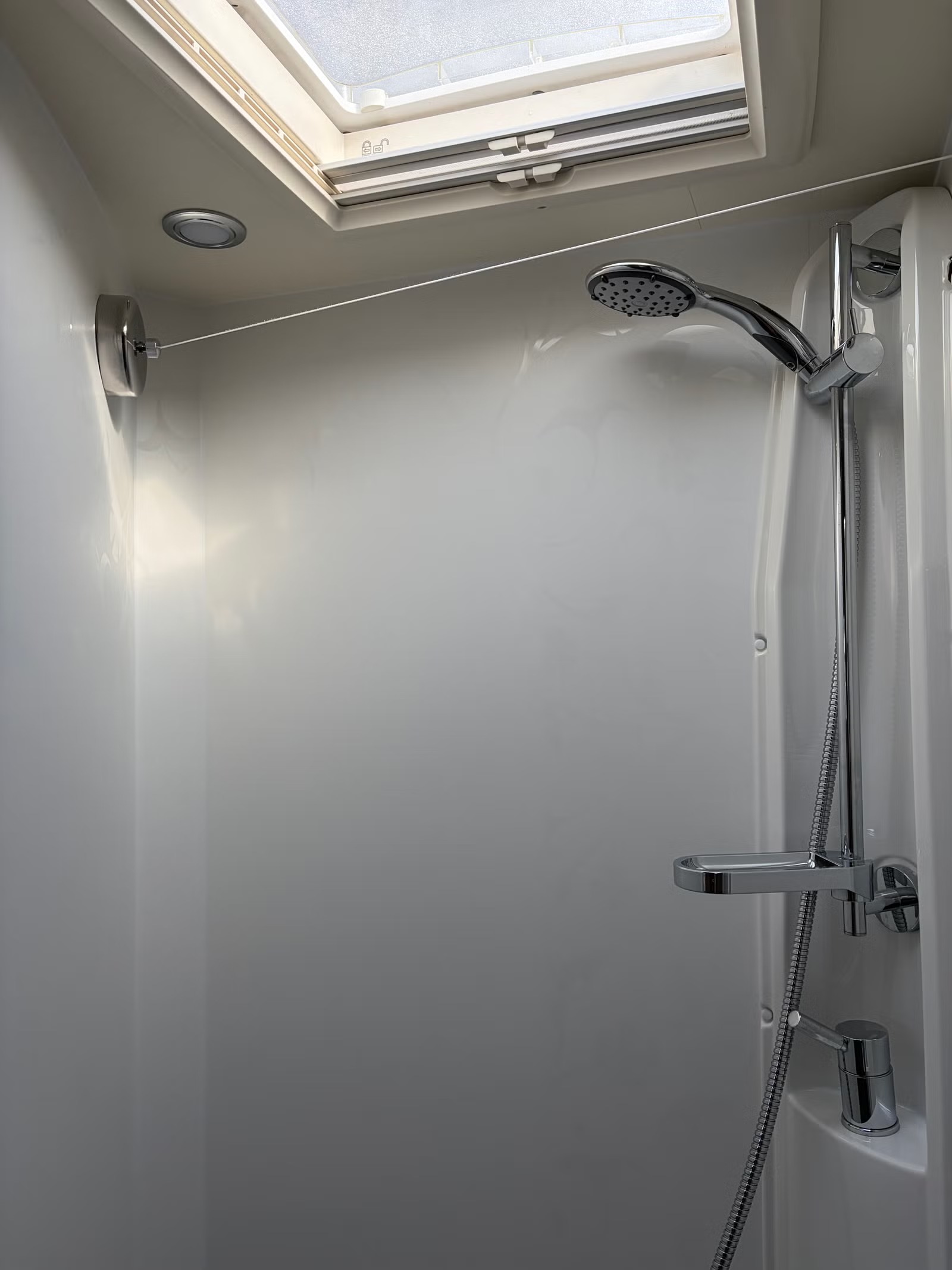 RAPIDO 690 F - Image 20