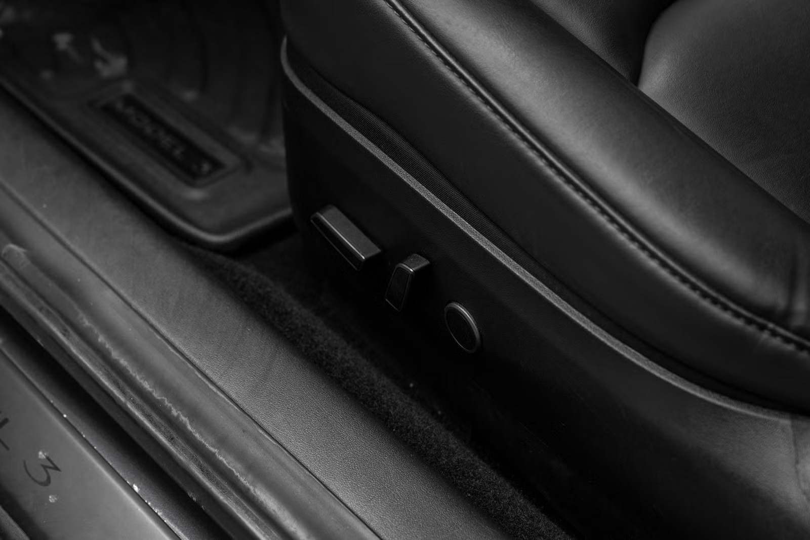 TESLA MODEL 3 LONG RANGE DUAL MOTOR - Image 12