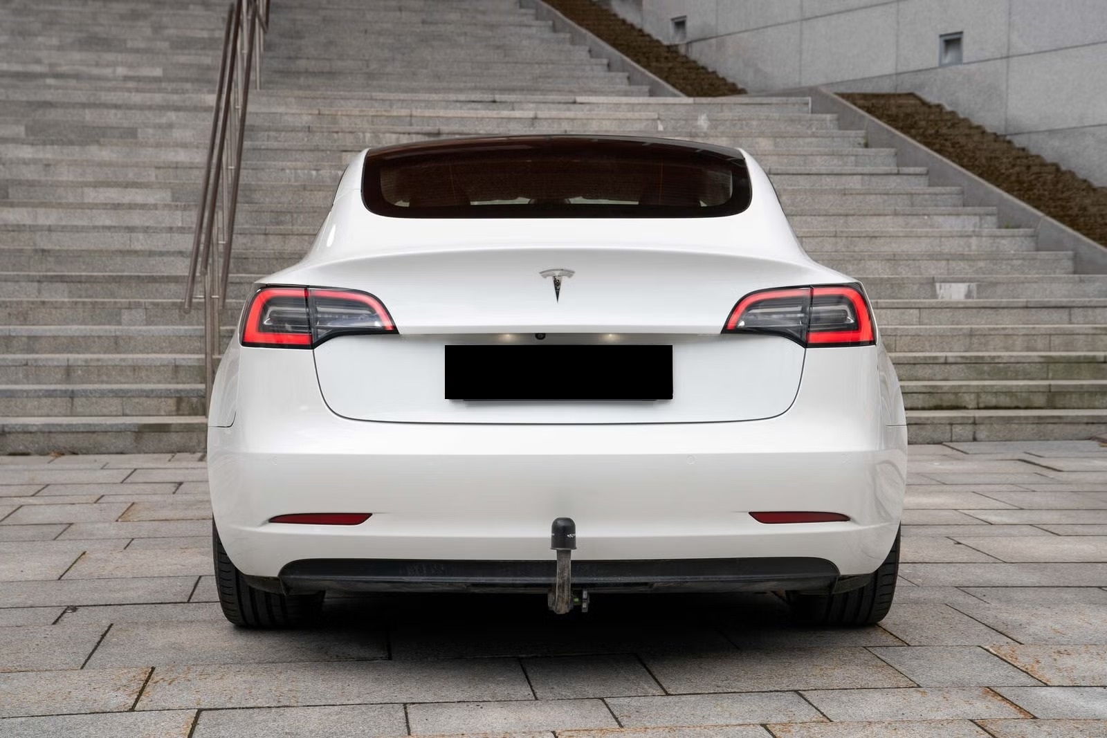 TESLA MODEL 3 LONG RANGE DUAL MOTOR - Image 2