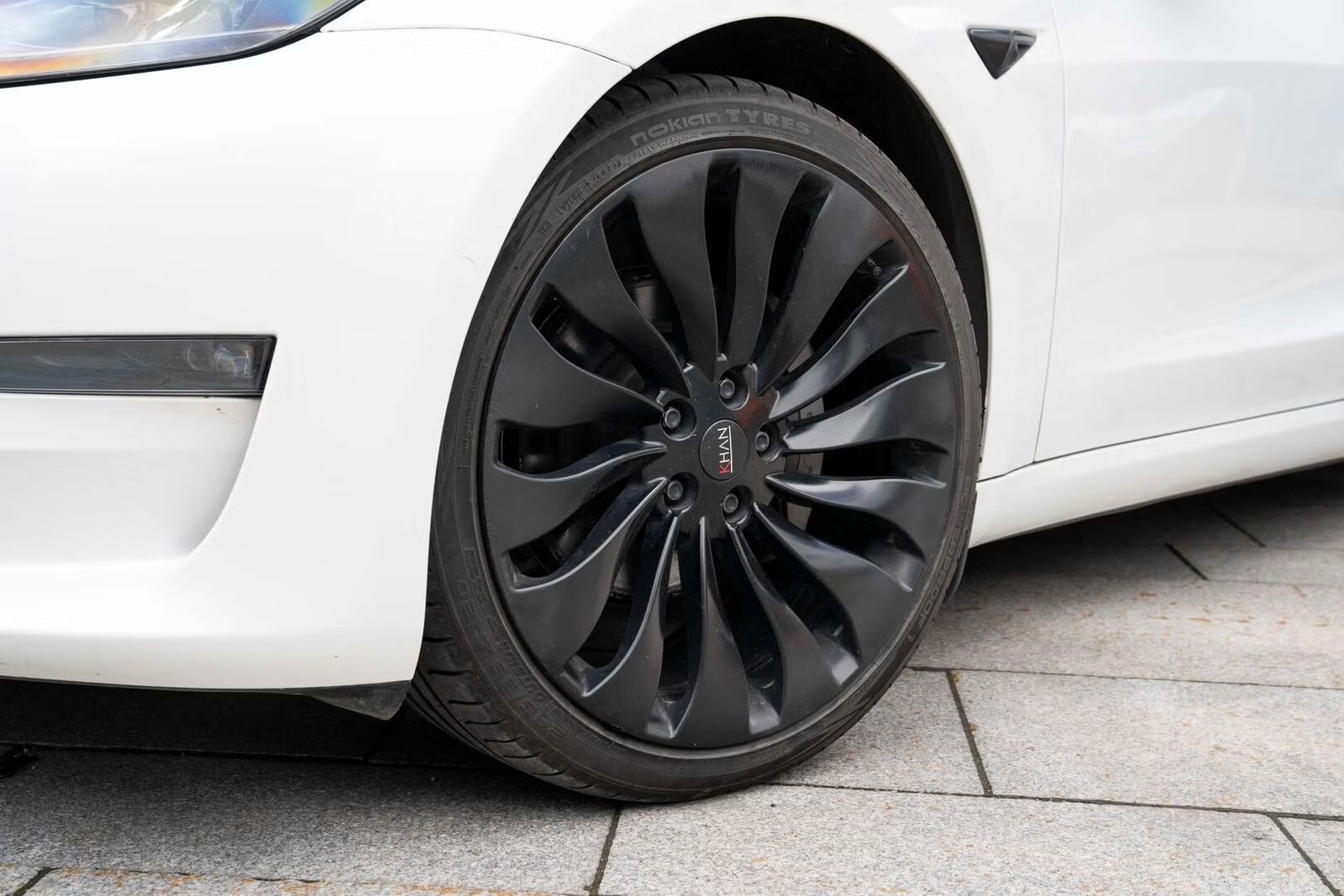 TESLA MODEL 3 LONG RANGE DUAL MOTOR - Image 4