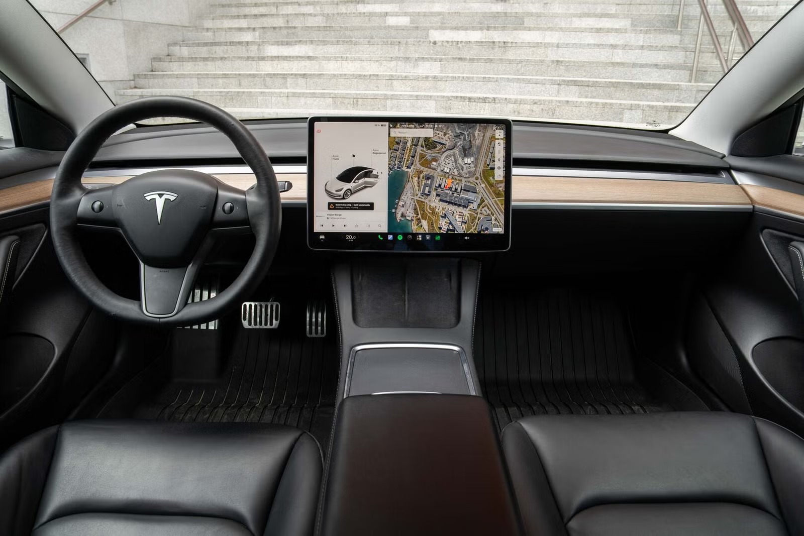 TESLA MODEL 3 LONG RANGE DUAL MOTOR - Image 10