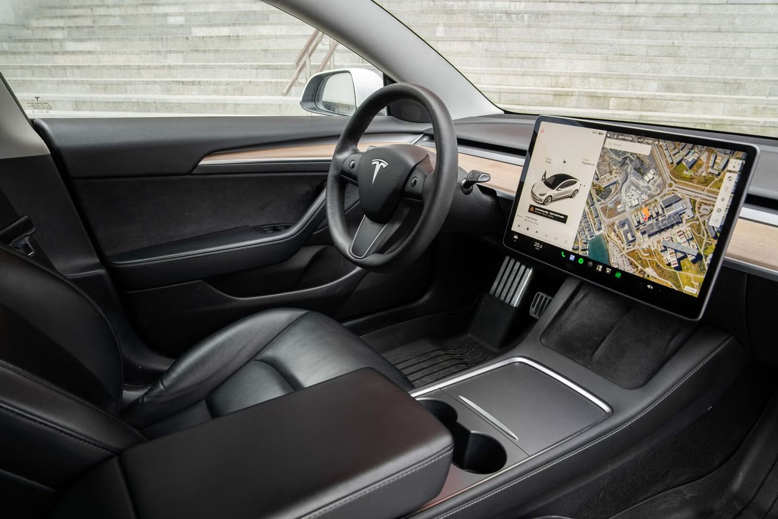 TESLA MODEL 3 LONG RANGE DUAL MOTOR - Image 12